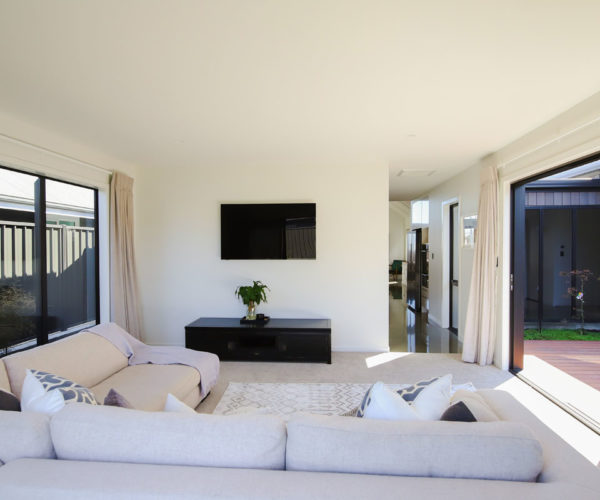 advanced-homes-lounge-area